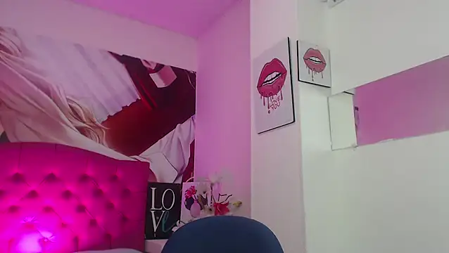 Show modela Ailanys_Miller na web-kameri