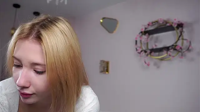 SunnivaCoviln Live XXX chat