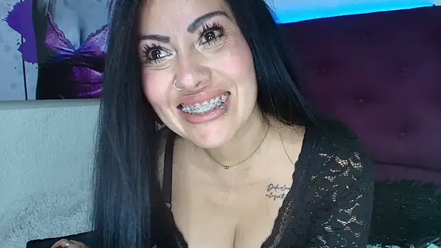 Tania_mature 现场XXX聊天