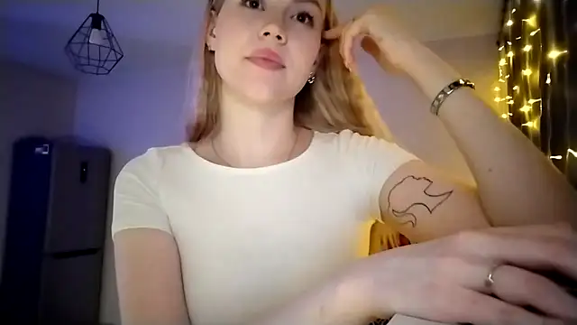 LunaPeony's Live XXX Chat