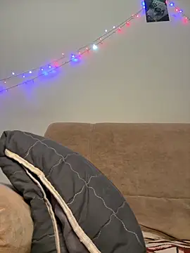 Онлайн чат XXX Evelinia