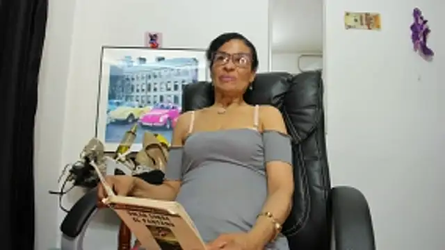 Aries_Mature's Webcam Show