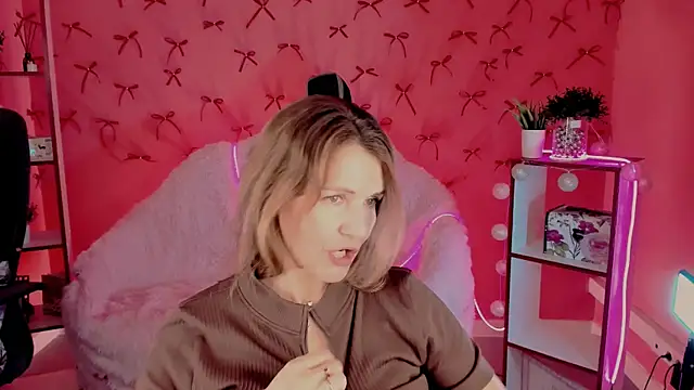 NicoleHitman Show Webcam