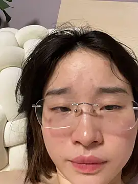 Y2Luvk: διαδικτυακό σόου στην κάμερα