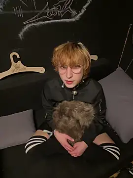 PurrfectSin69: διαδικτυακό σόου στην κάμερα