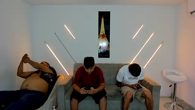 Pokazy przed kamerką – brutal_sex_room2k