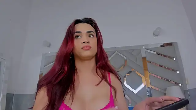 Chat +18 de alexandra_fire69x ao vivo