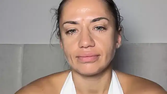 Roriann Live XXX-Chat