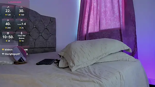 XXX chat uživo modela NoahVance