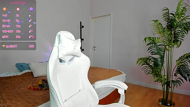 Rene_Shine live XXX chat