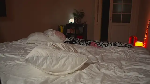 mynaughtynights' Live XXX Chat