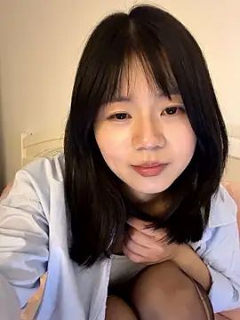 Nana-3: διαδικτυακό σόου στην κάμερα