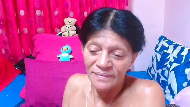 SLUTTYROXYn Webbikameraesitys