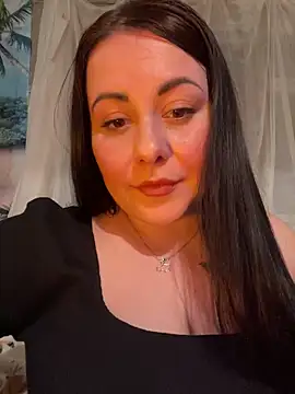 DaisyStreet Adlı Modelin Canlı XXX Sohbeti