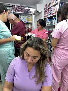 Show modela kandalove na web-kameri