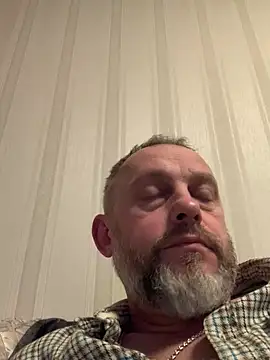 Frosl 现场XXX聊天