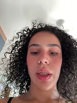 SirenStell0 Adlı Modelin Canlı XXX Sohbeti