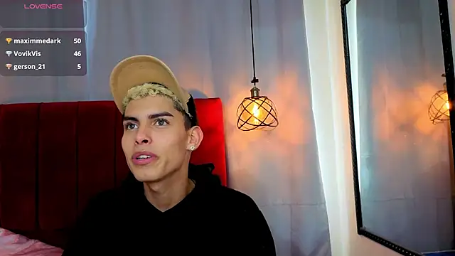 sky_jules' Live XXX Chat