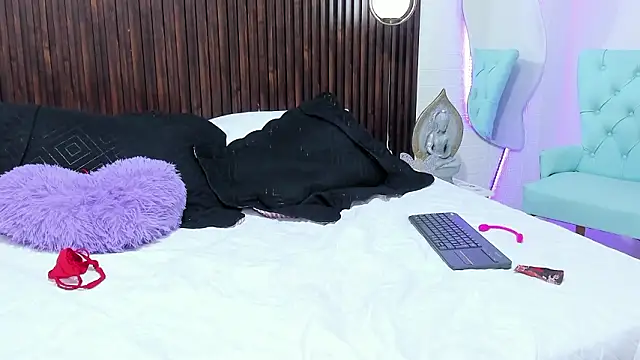 RoxxanneMooreen Live XXX chat