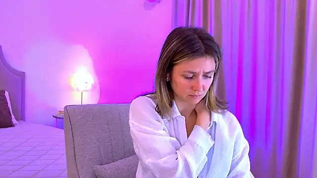 EmeraldGlow's Live XXX Chat