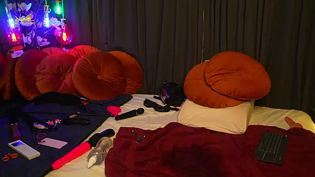 lacie_le_beauty élő XXX-chatje