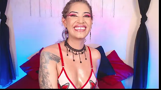 Agatha_Tenebris Show Webcam