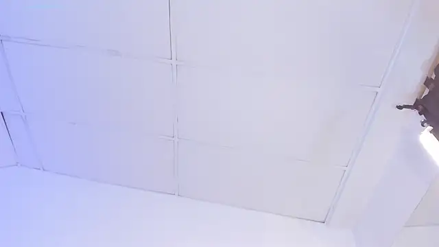 liam_collins21 即時 XXX 聊天