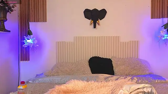 _poison_sweet élő XXX-chatje