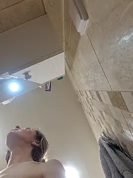 Miss____Mia_ élő XXX-chatje