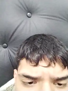 keettaa: διαδικτυακό σόου στην κάμερα