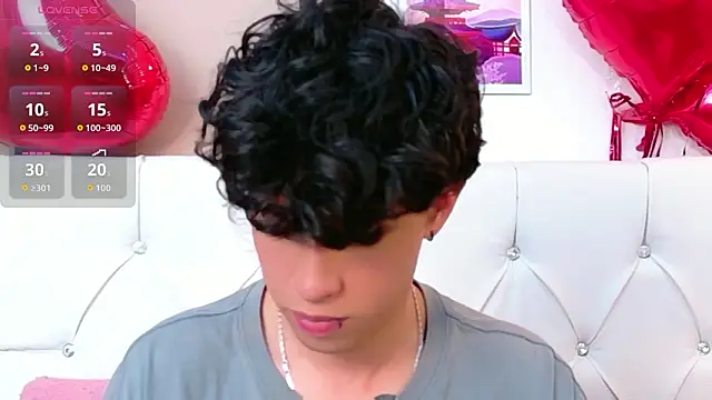 Axel__Evans 即時 XXX 聊天