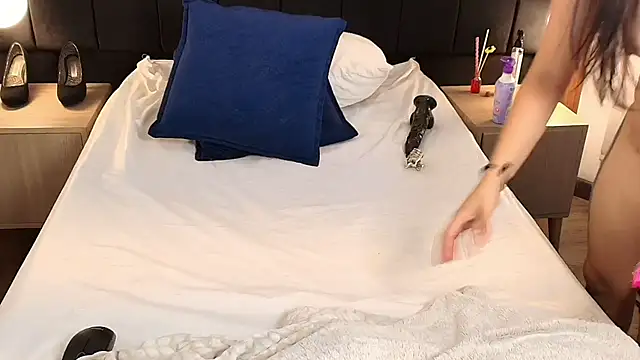 LiaMonroee_ élő XXX-chatje