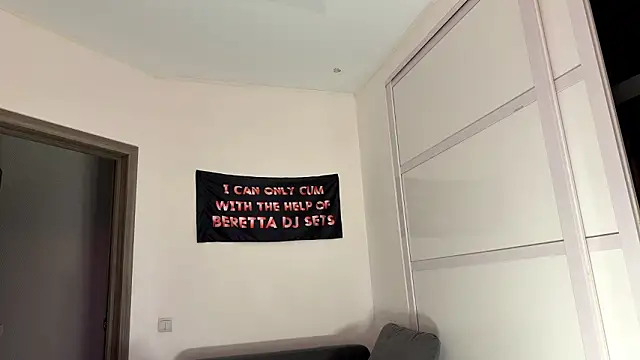 HeeEgno's Live XXX Chat