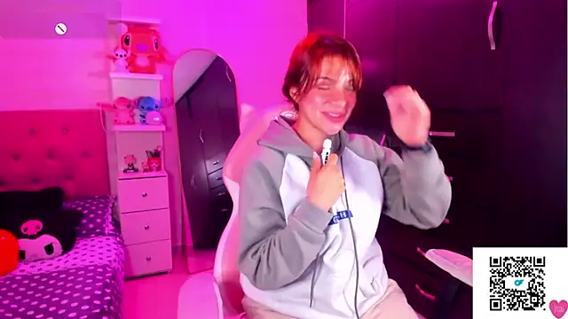 Vannessa__Shy élő XXX-chatje