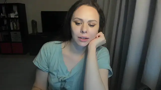 XXX chat uživo modela MollyCheiz