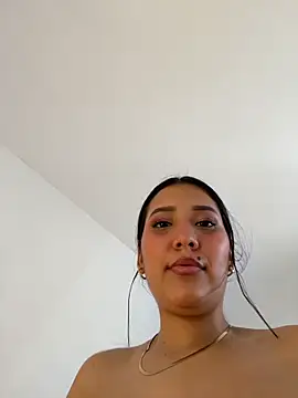 IsabellaJoness_: απευθείας συνομιλία ΧΧΧ