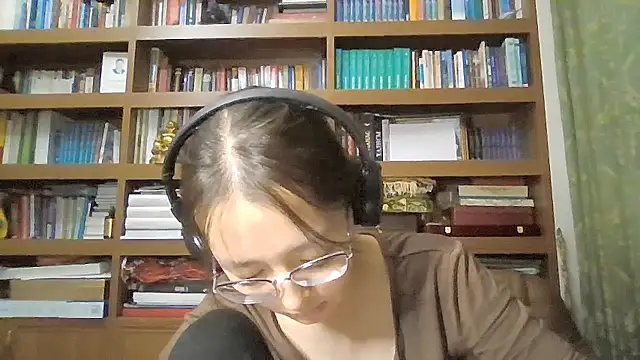 LinaClousのライブXXXチャット