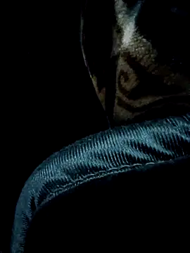 aman4404: διαδικτυακό σόου στην κάμερα