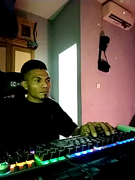 UcEng_Lab Pertunjukan Webcam