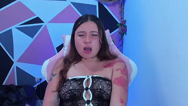 little_emma0 即時 XXX 聊天