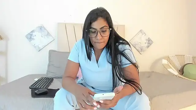 _Miaa_khalifa_ Adlı Modelin Canlı XXX Sohbeti