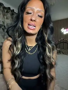 Chatroom XXX en direct de Lolaxox_