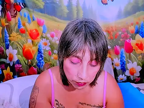 indianroxy's Live XXX Chat