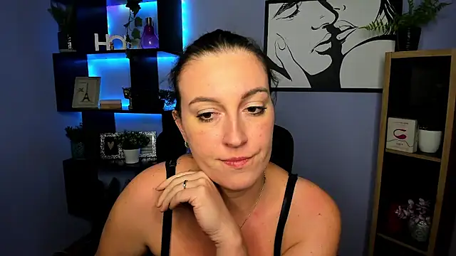 FUN_AMI Adlı Modelin Canlı XXX Sohbeti