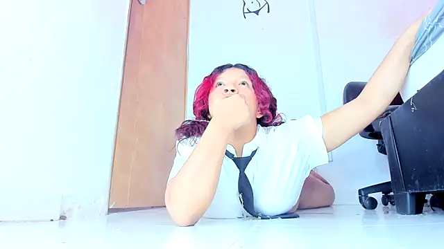 دردشة Emily_Coper18 الجنسية المباشرة