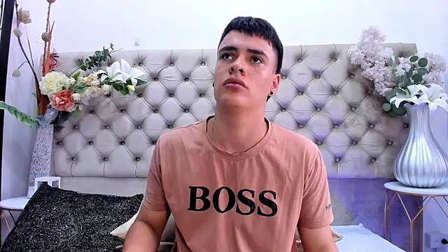 BenitoSaenzのライブXXXチャット