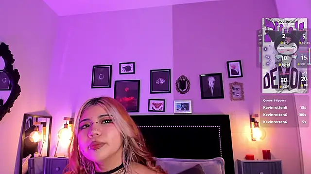 pinkk_deemon élő XXX-chatje