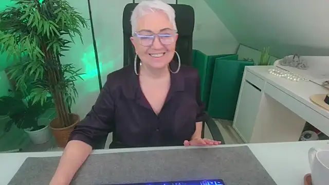 LovelyHelena Live XXX-Chat