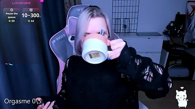 Chat +18 de miray_kuriyama123 ao vivo