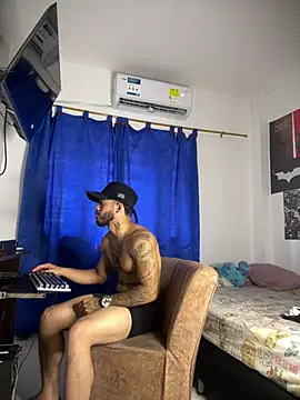 Pokazy przed kamerką – Kenny_romano